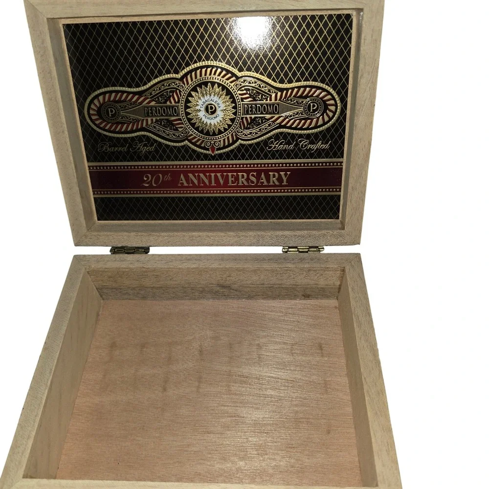 Collection of 6 Wooden Cigar Boxes Cohiba, Romeo y Julieta,Perdomo Primo del Rey